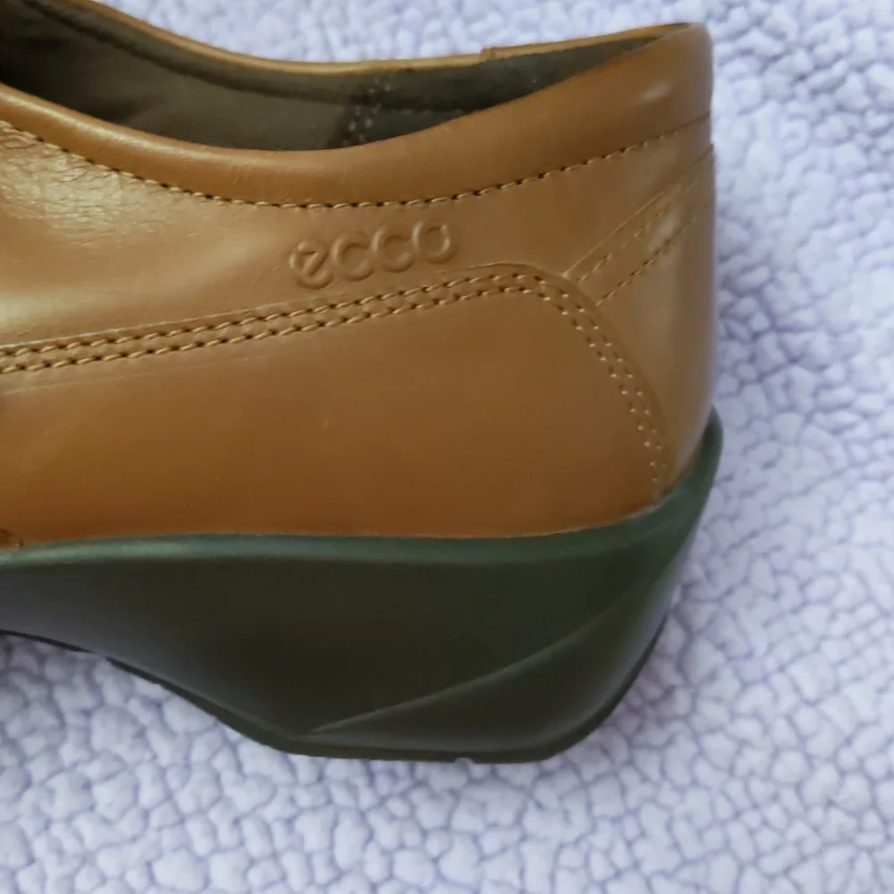 Ecco women slip